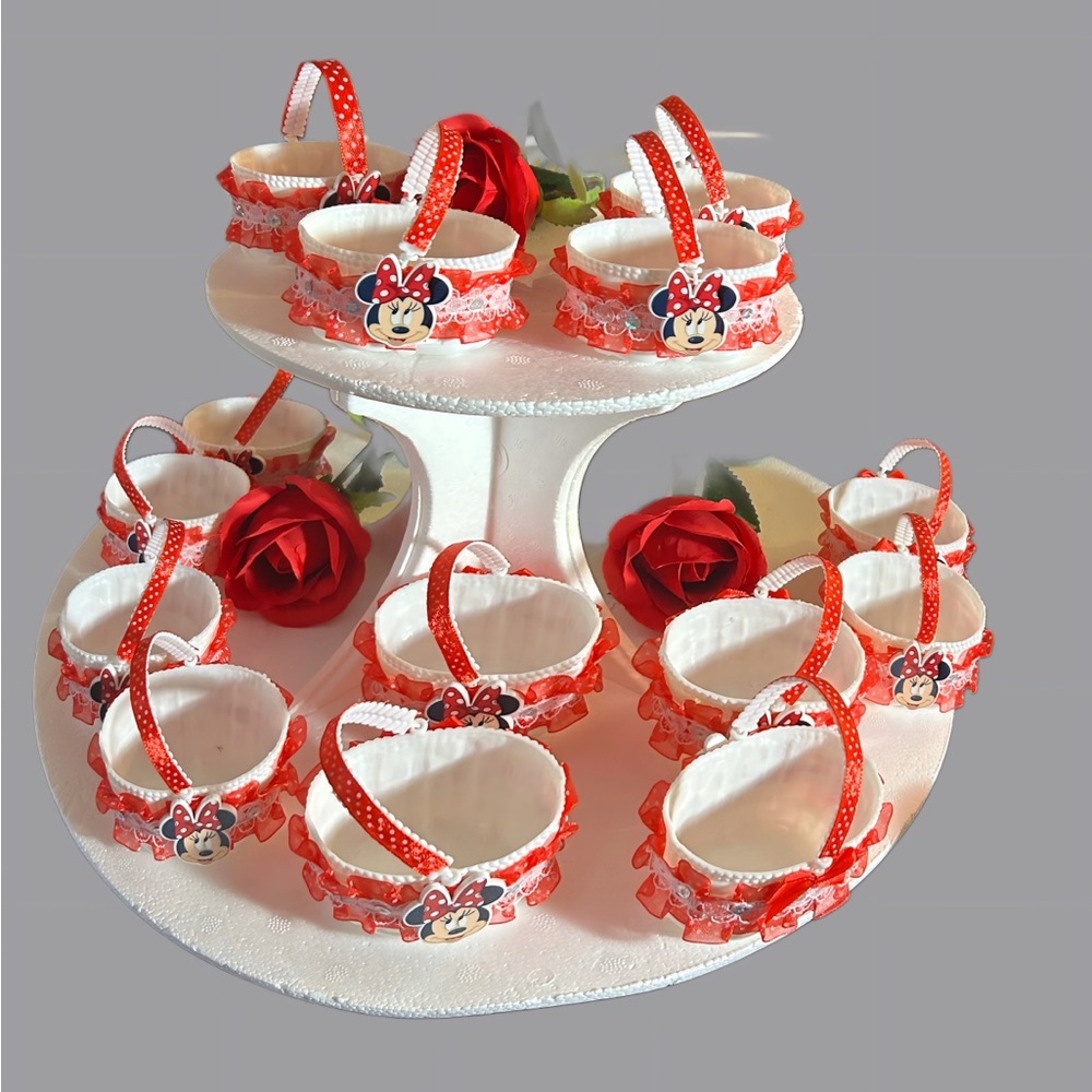 Red and White  Minnie mouse Kids favors basket 12/for 36$